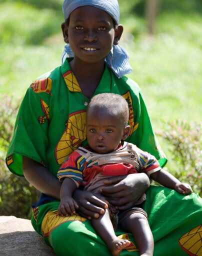 mother-and-child-enjoying-a-peaceful-moment-outdoo-2024-07-11-02-00-30-utc